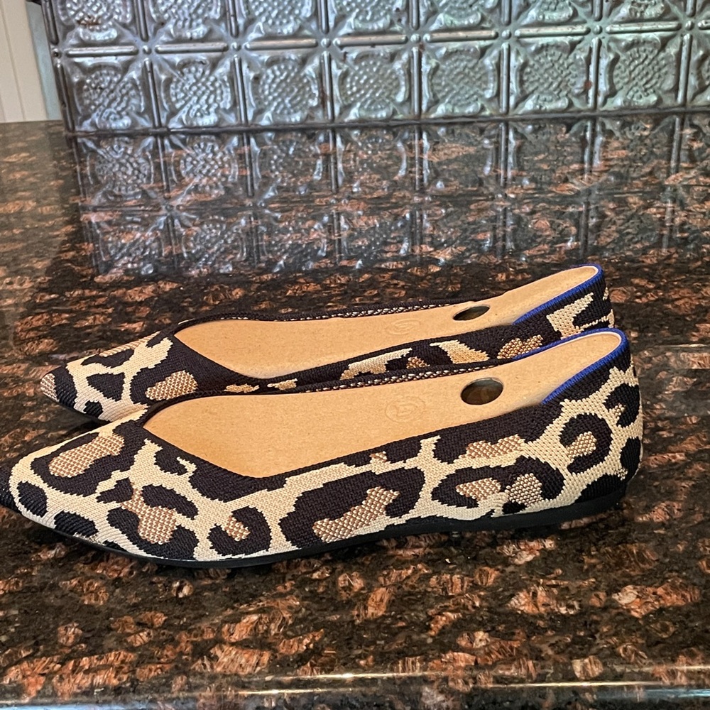 Rothys Desert Cat Pointy Toe Shoes New Size 10.5